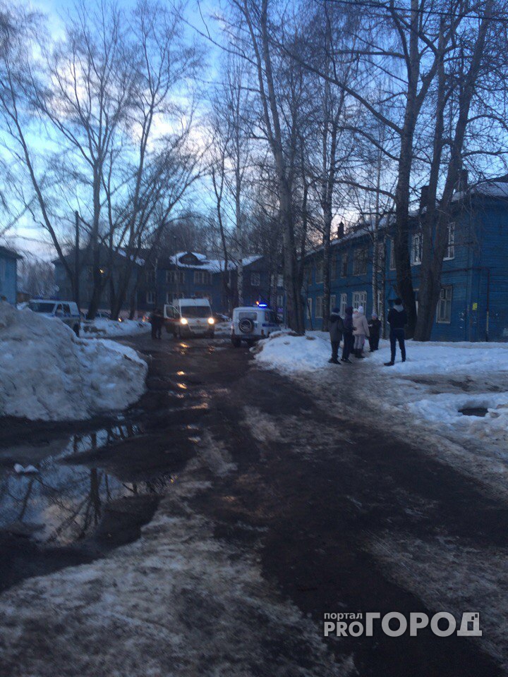В Сыктывкаре полицейские искали по дворам парня с ножевым ранением в живот