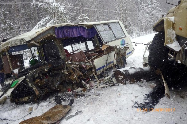 Число погибших в ДТП с автобусом на трассе в Удорском районе возросло до трех