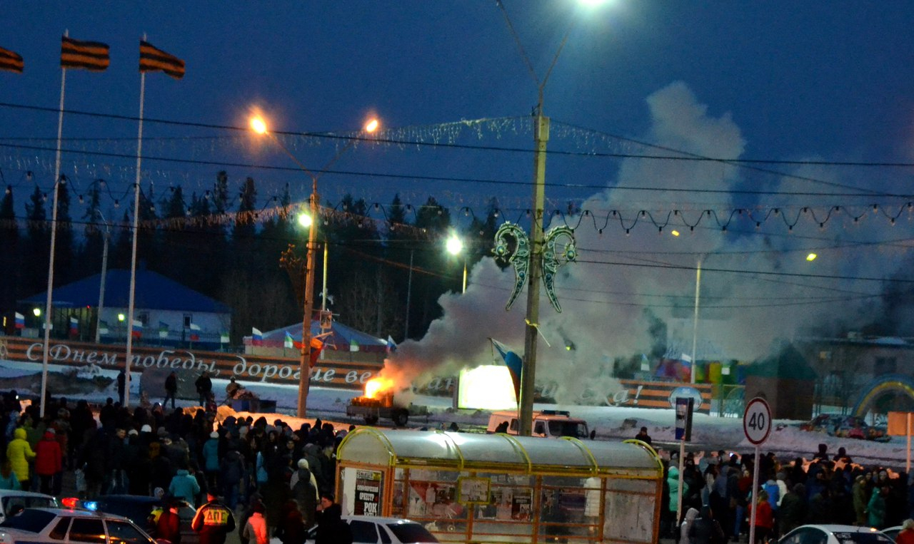 В Усинске в День Победы праздничный салют превратился в пожар (фото)