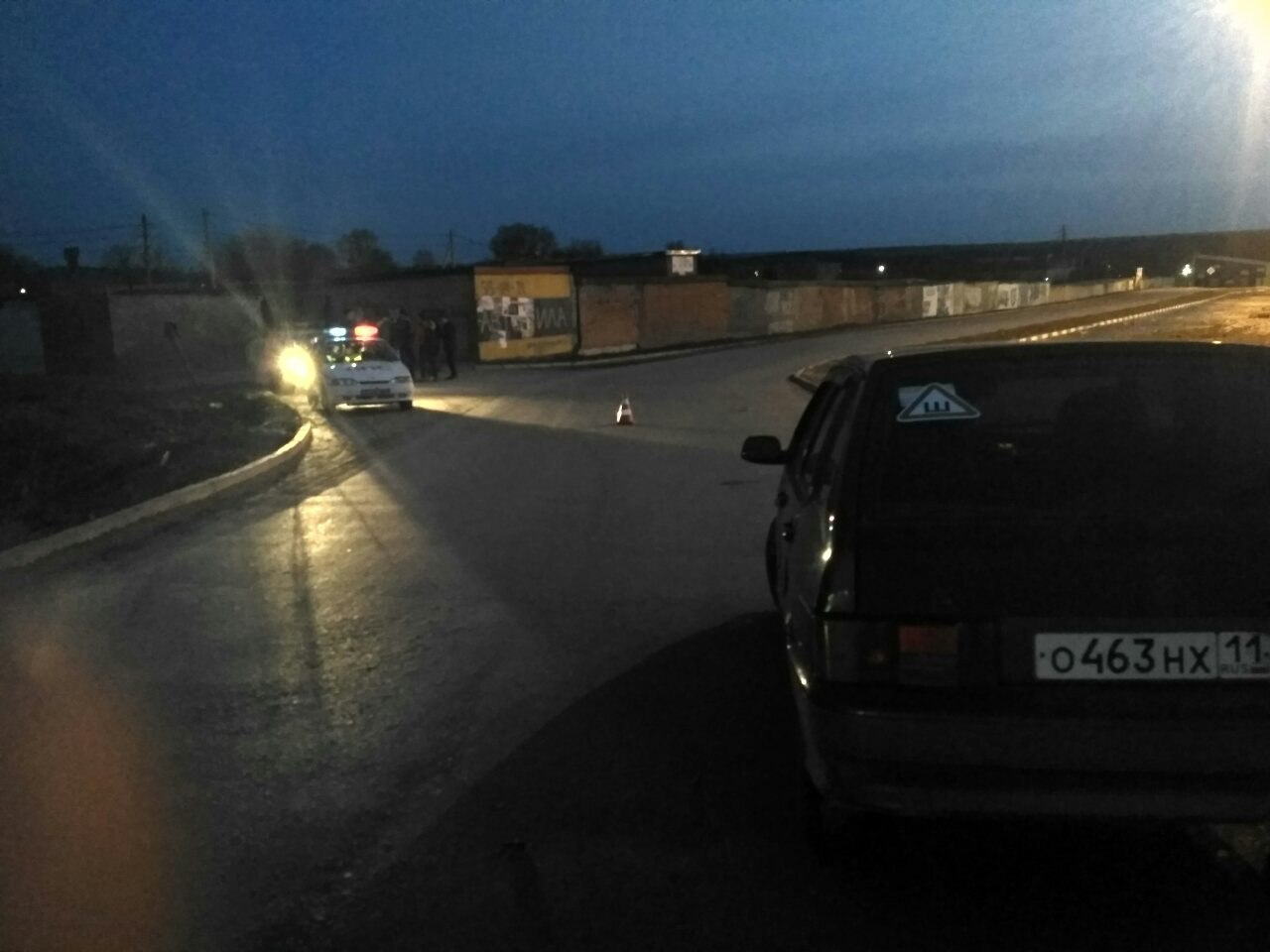 В Сыктывкаре возле крупного ТЦ ВАЗ сбил подростка и скрылся с места ДТП (фото)