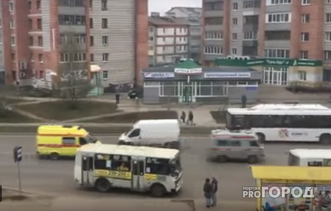 В Минздраве Коми прокомментировали кортеж скорых на улице Морозова, который посеял панику