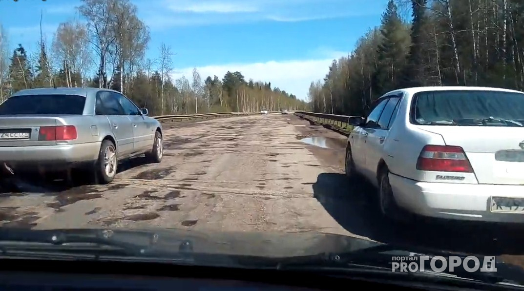 Водители из Коми - чемпионы по лавированию между ямами в дорогах (видео)