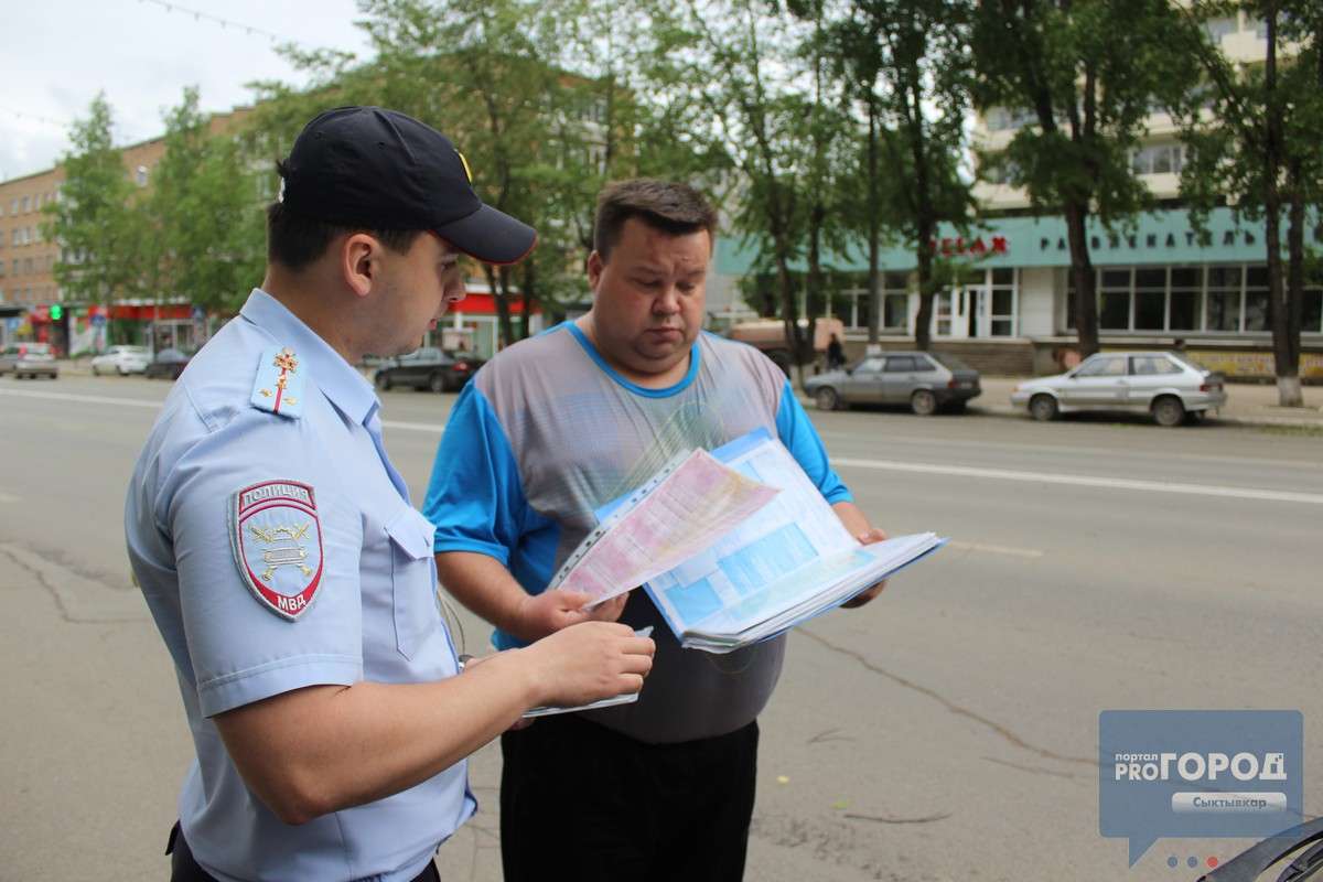 В Сыктывкаре сотрудники ГИБДД проверили таксистов и у всех нашли нарушения (фото, видео)