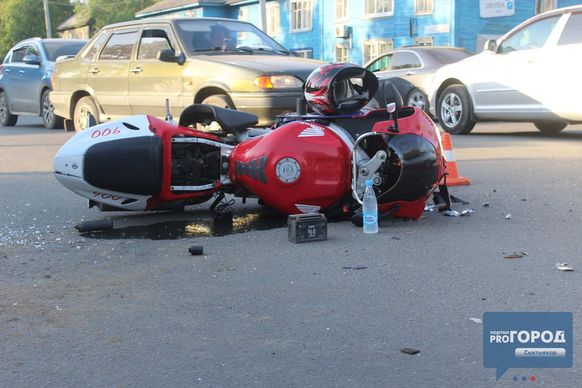 Очевидица рассказала, как сбили мотоциклиста в центре Сыктывкара