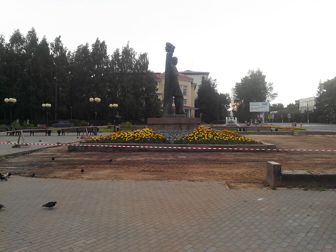 В Сыктывкаре начались строительные работы на Театральной площади