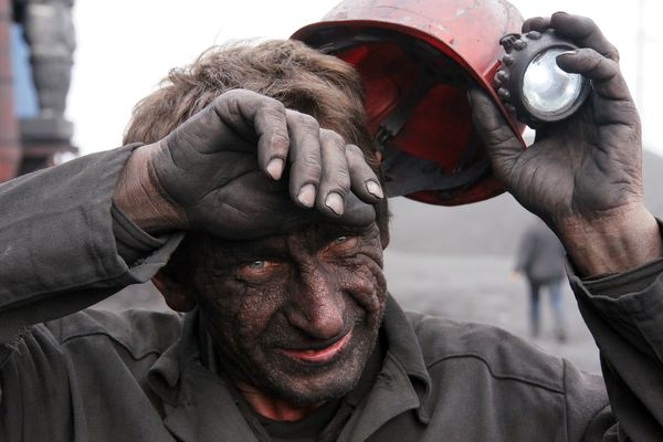 На шахте в Коми произошло обрушение, под завалами остались люди