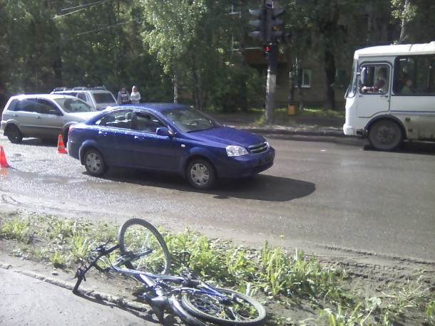 В Сыктывкаре за два месяца лета произошло уже более 20 ДТП с участием велосипедистов