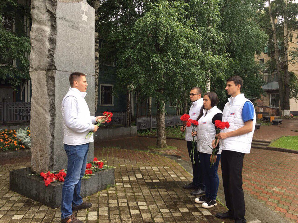 Молодая Гвардия в Коми почтила память Героя России Александра Алексеева