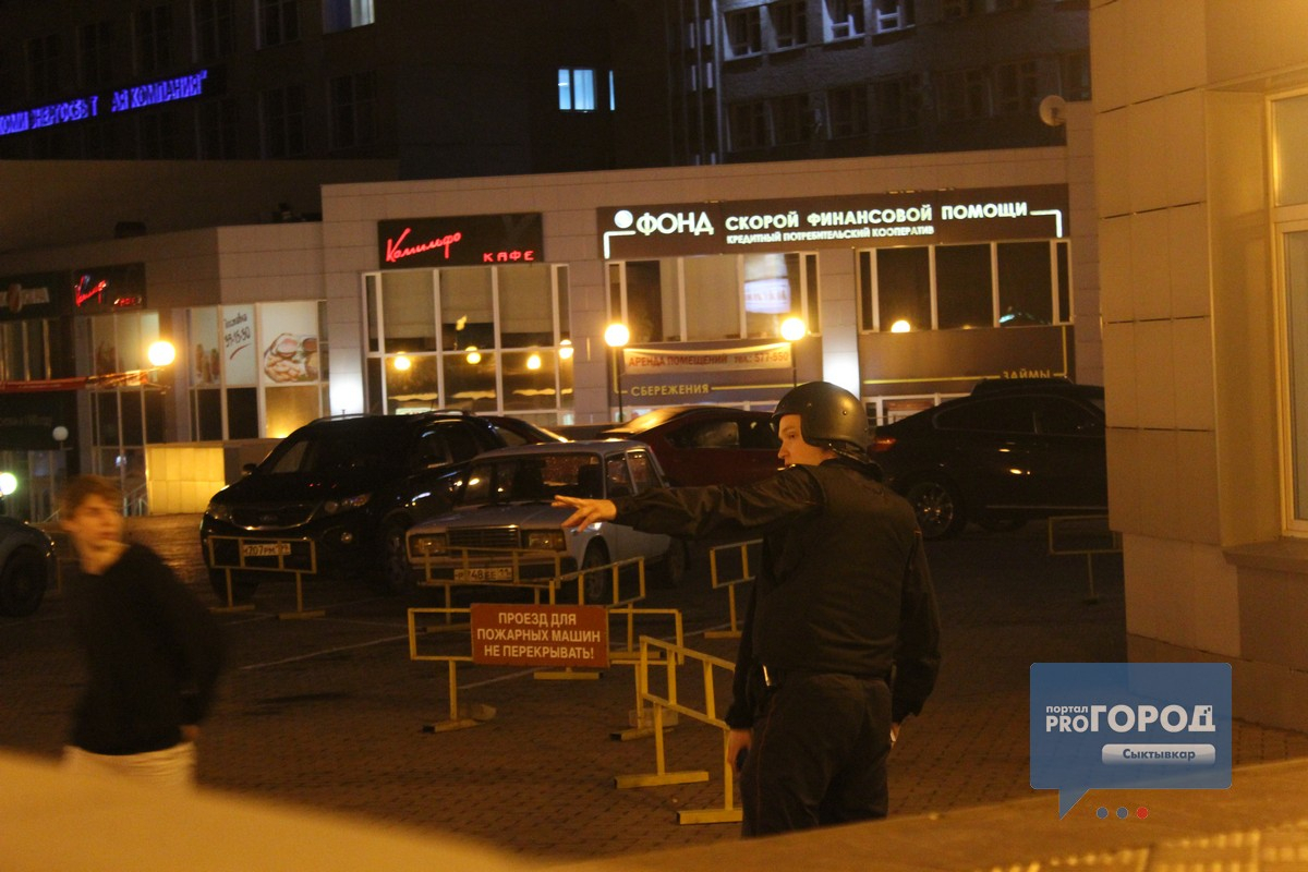 В центре Сыктывкара оцепили крупный торговый центр (фото)