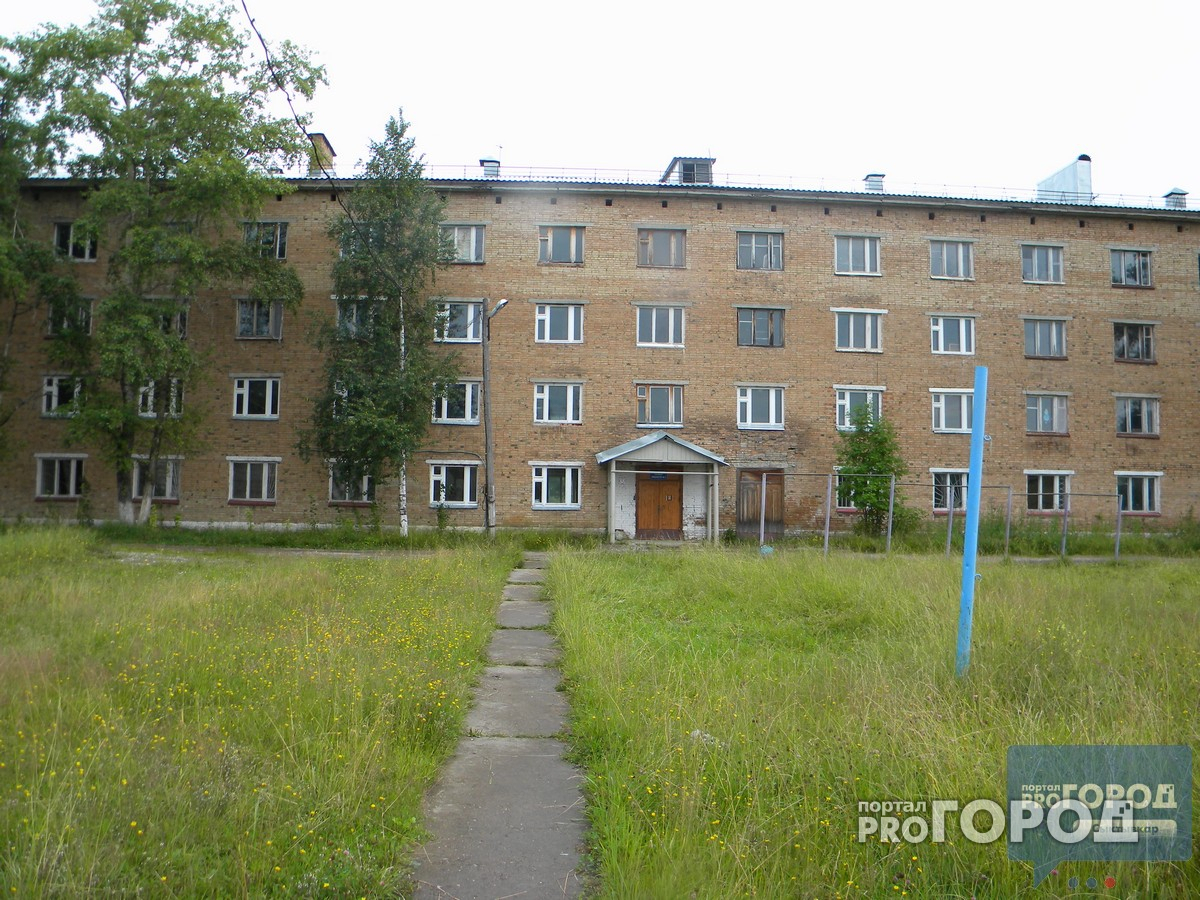 Жильцов маневренного фонда переселяют в заброшенное общежитие под Сыктывкаром (фото)