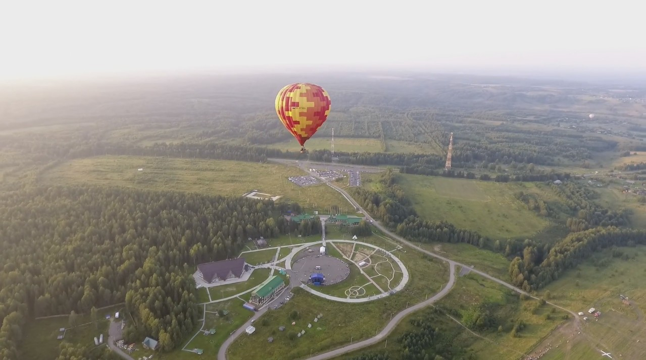 На фестивале воздушных шаров в Коми шары все-таки поднялись в воздух (видео)
