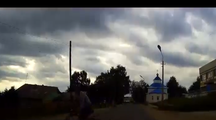 В Коми велосипедист кинулся под колеса авто (видео)