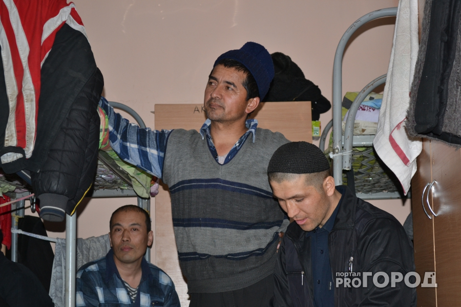 В квартире сыктывкарки полиция нашла 10 азербайджанцев