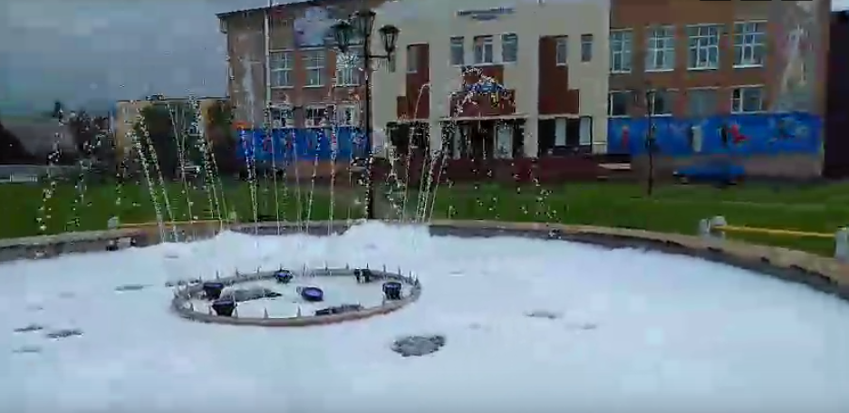 В Коми в городской фонтан налили «Фейри» (видео)