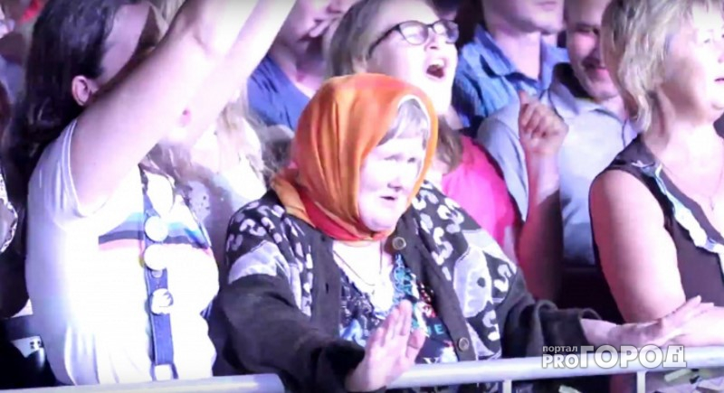 Бабушка, которая отжигала на концерте Ottawan в Сыктывкаре, прославилась на всю Россию