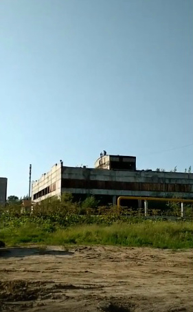 В Сыктывкаре дети устроили смертельные игры на крыше завода (видео)
