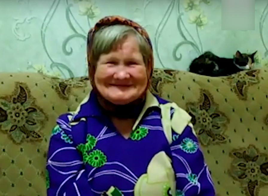 Диско-бабушка из Коми, которая стала звездой интернета, тратит всю пенсию на концерты (видео)