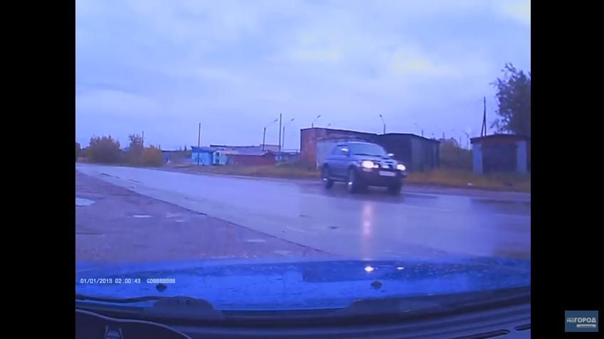 В Коми на видеорегистратор попал момент ДТП, где внедорожник протаранил авто с детьми (видео)