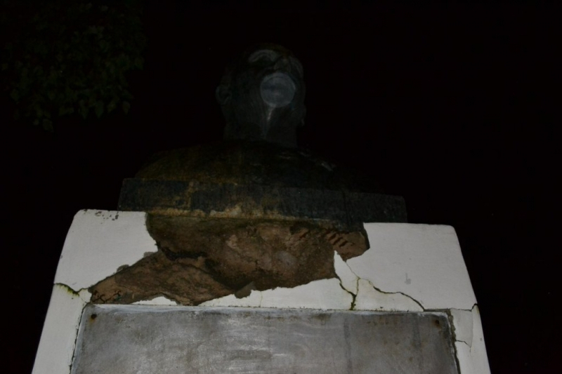 В Сыктывкаре надругались над памятником герою ВОВ (фото)