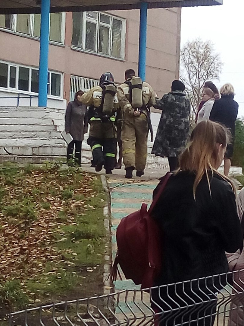 В Коми эвакуирована одна из школ из-за угрозы химического отравления (фото)