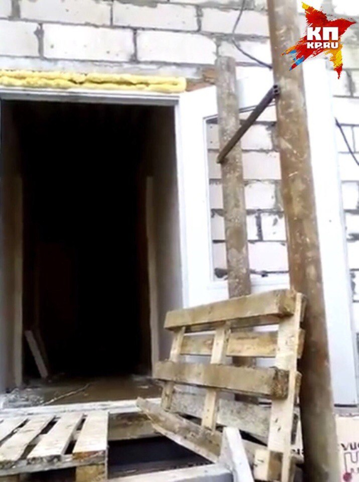 Жители Коми в ужасе от наплевательского отношения строителей их будущего дома (фото)