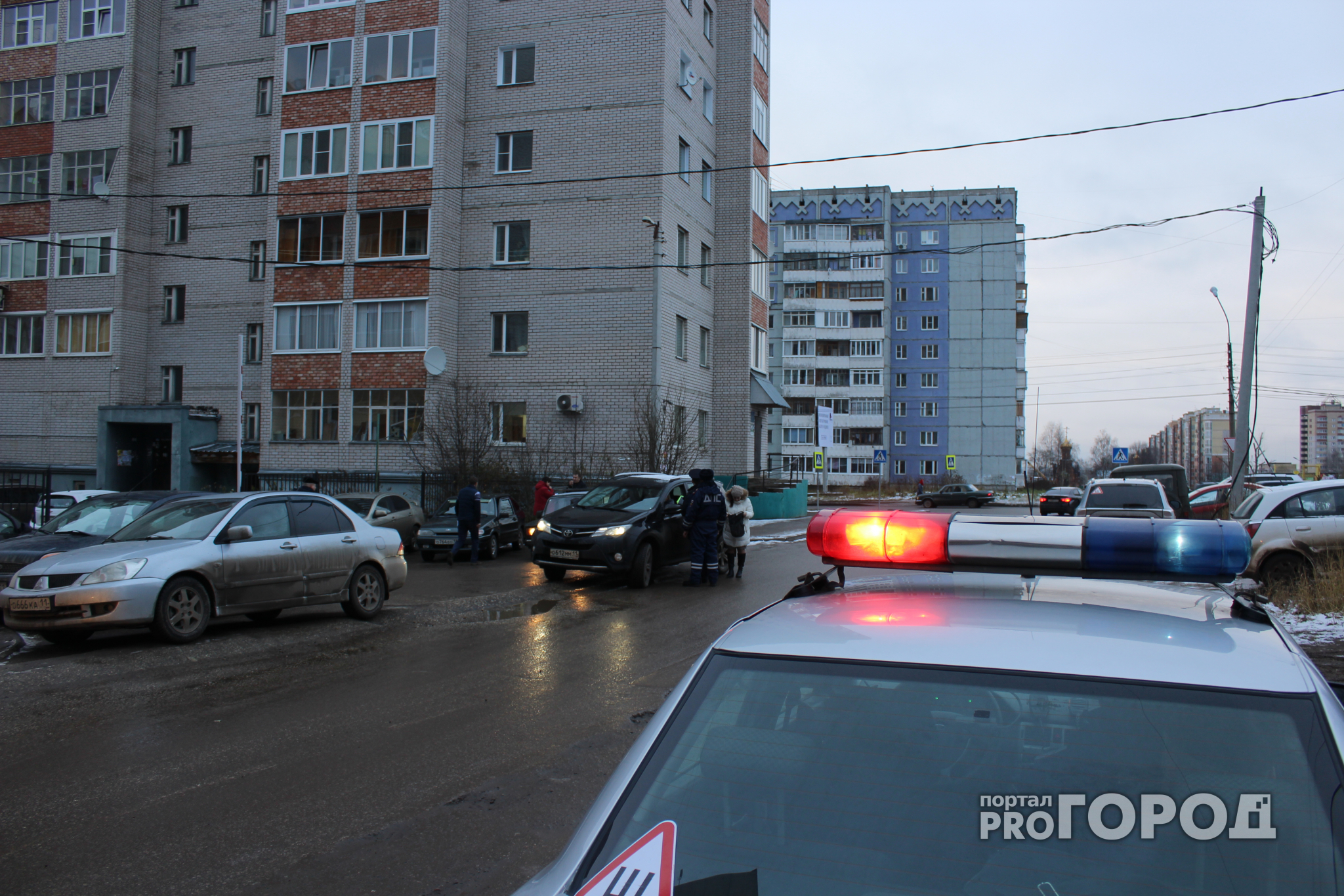 В Сыктывкаре ГИБДД искали, кому выписать новый увеличенный штраф за непропуск пешехода
