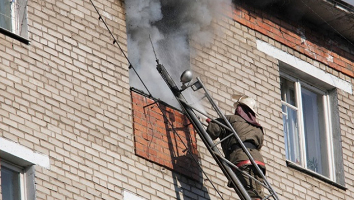 В Коми из-за пожара в пятиэтажке эвакуировали 40 человек