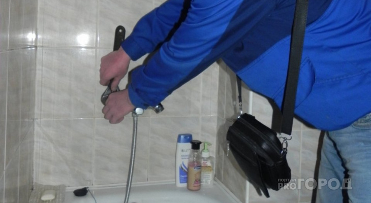 Сыктывкарка: «Коммунальщики не стали чинить канализацию, и запретили нам ходить в туалет»