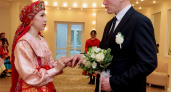 В Коми пара сыграла свадьбу в национальных костюмах