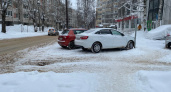 На одной из улиц Сыктывкара запретили парковку авто 