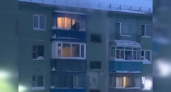 Появилось видео пожара в воркутинской многоэтажке, где спасли 11 человек 