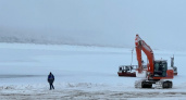 В одном из северных городов Коми приступили к установке понтонного моста для связи с "большой землей"