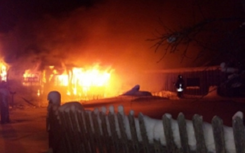 В Коми жители поселка случайно сожгли зимнюю кухню