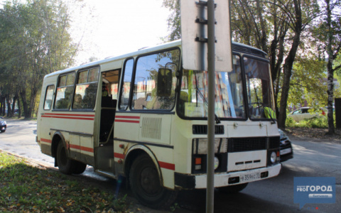 В сыктывкарском автобусе водитель обматерил 12-летнего мальчика