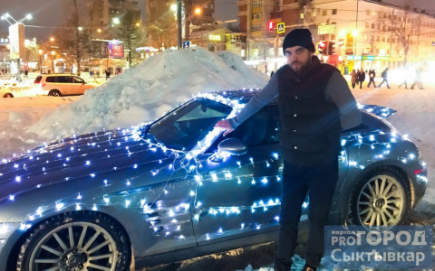 80 метров гирлянды и скотч: как сыктывкарец превратил свой «Крайслер» в новогоднее авто