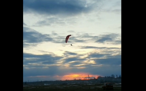 Видео дня: сыктывкарка поделилась своим первым полетом на параплане