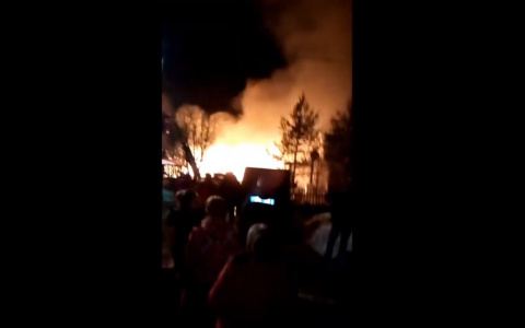1 мая в сыктывкарском поселке случился мощный пожар