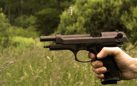 Сыктывкарец устроил стрельбу из пистолета у оптовых баз