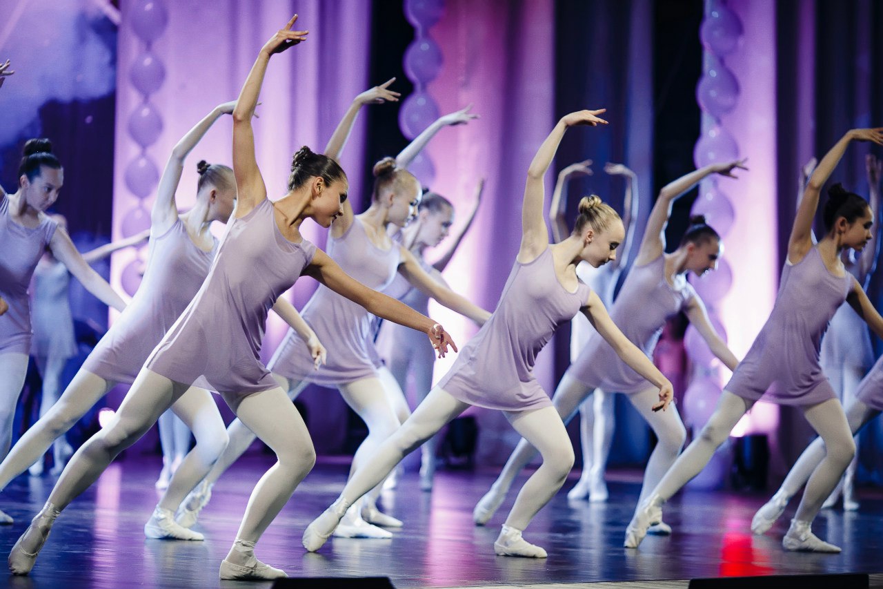 Выступление ансамбля современного танца «Мелиссента» 