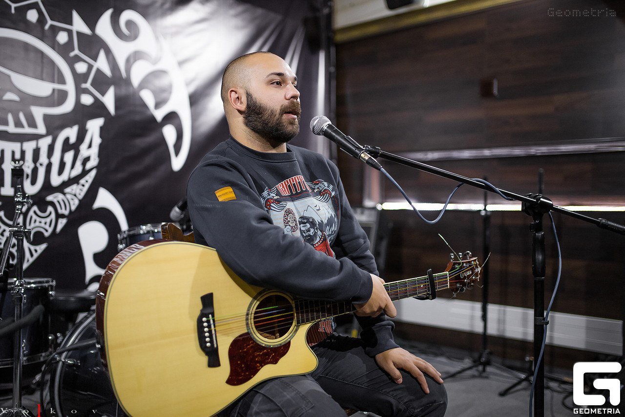 Выступление музыканта из Волгограда Бранимира