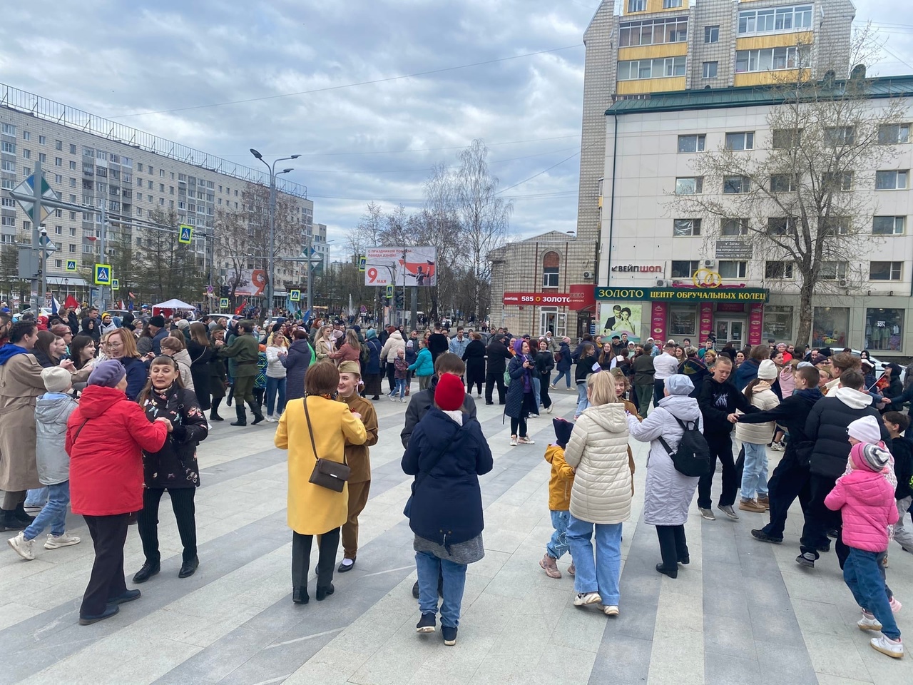 Как в Сыктывкаре отпраздновали День Победы: танцплощадка и театральные  представления