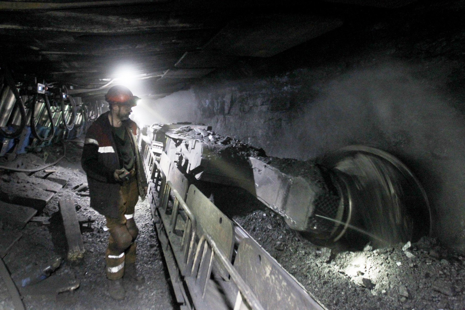 В Коми из-за короткого замыкания на шахте эвакуировали 90 человек