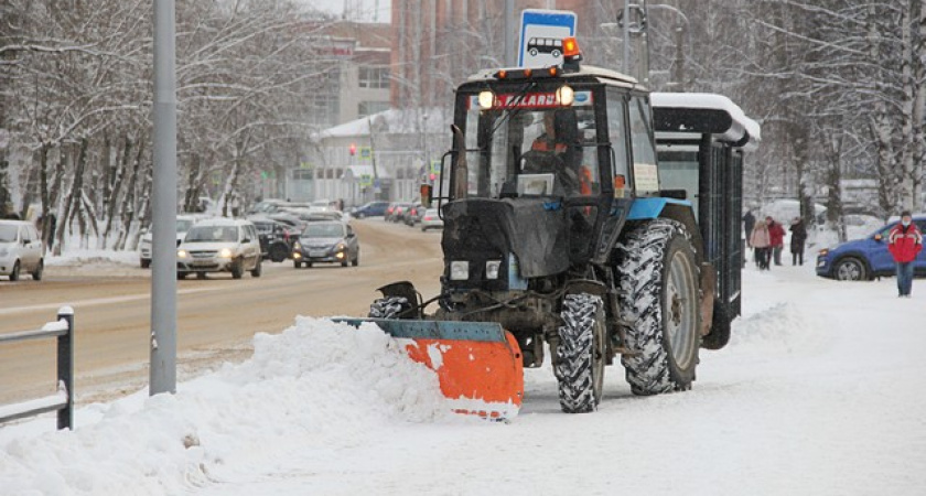 В Сыктывкаре вывезли больше тысячи кубометров снега