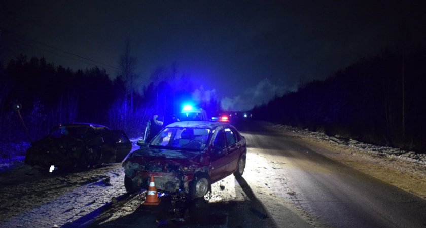 В Коми столкнулись Renault и ВАЗ, пострадали пять человек