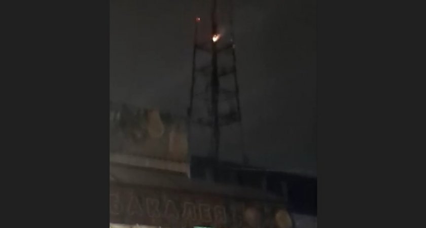 Пожарные озвучили подробности задымления телевышки в Сыктывкаре