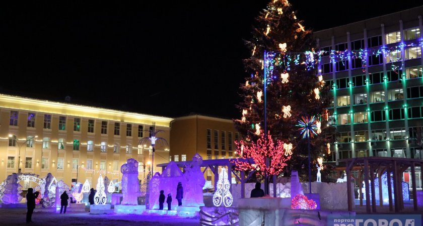 Музыкально и морозно: как в Сыктывкаре открыли новогоднюю ёлку