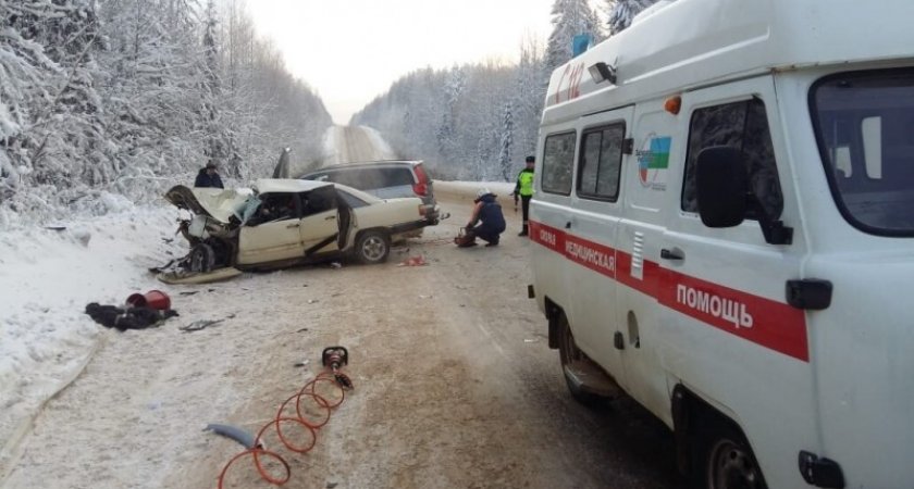В Коми произошла серьезная авария: двое детей в больнице
