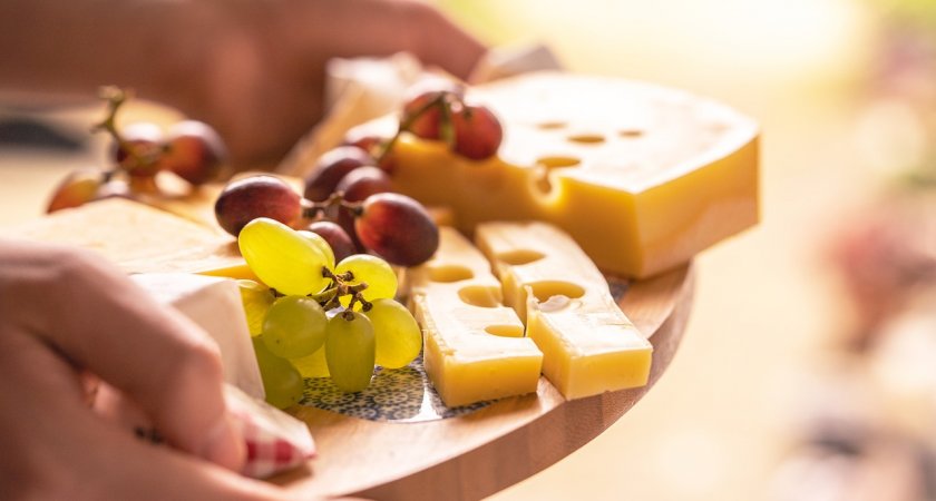 Эксперт объяснил, чем опасно ежедневное потребление сыра 
