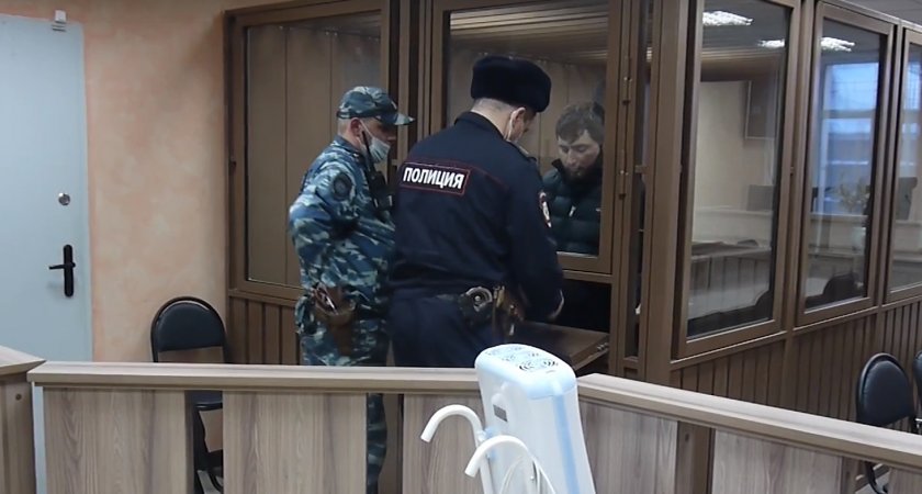 В Сыктывкаре взяли под стражу обвиняемого в убийстве