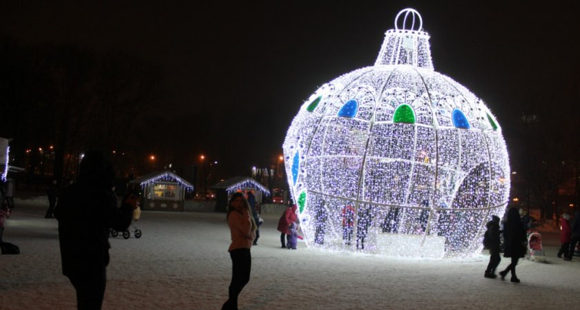 В Сыктывкаре выключают новогодние огни, но не все